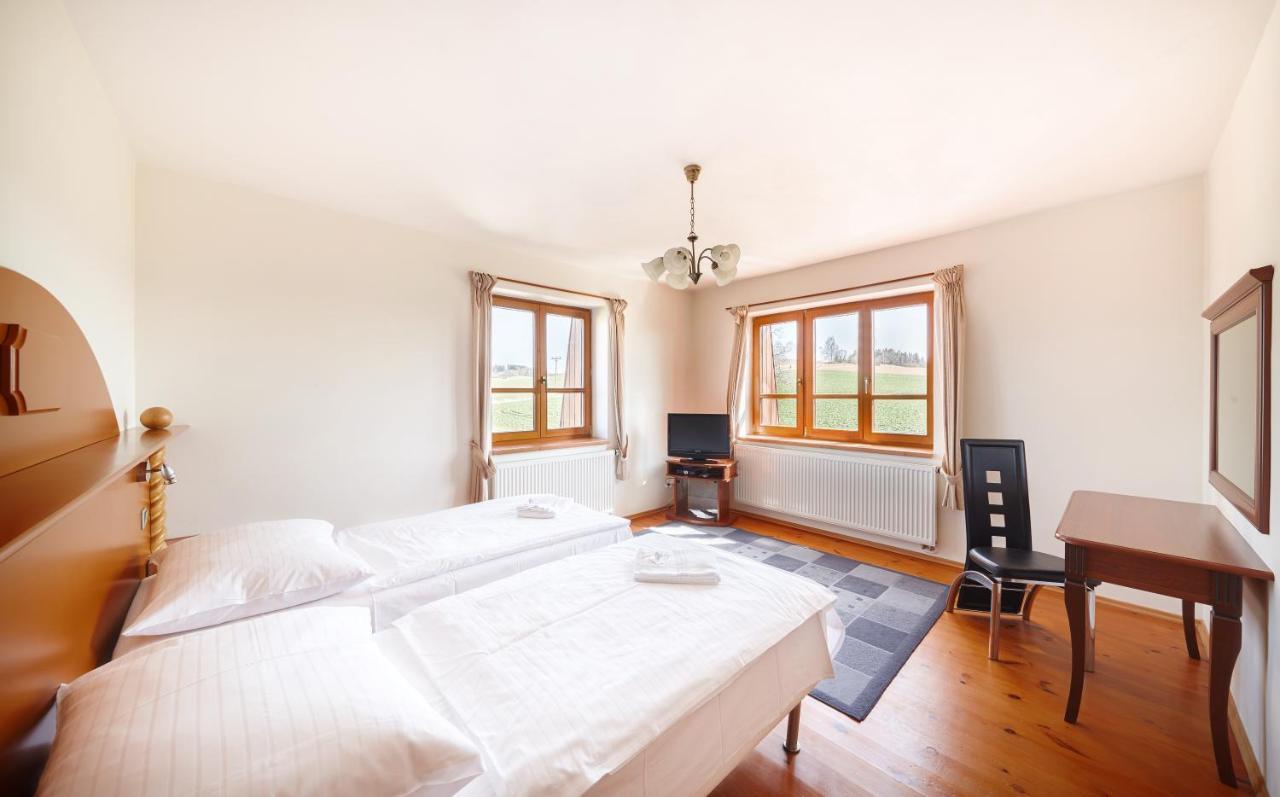 Naceradec Hotel Stamberk מראה חיצוני תמונה