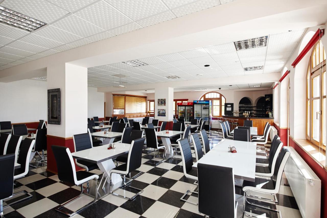Naceradec Hotel Stamberk מראה חיצוני תמונה