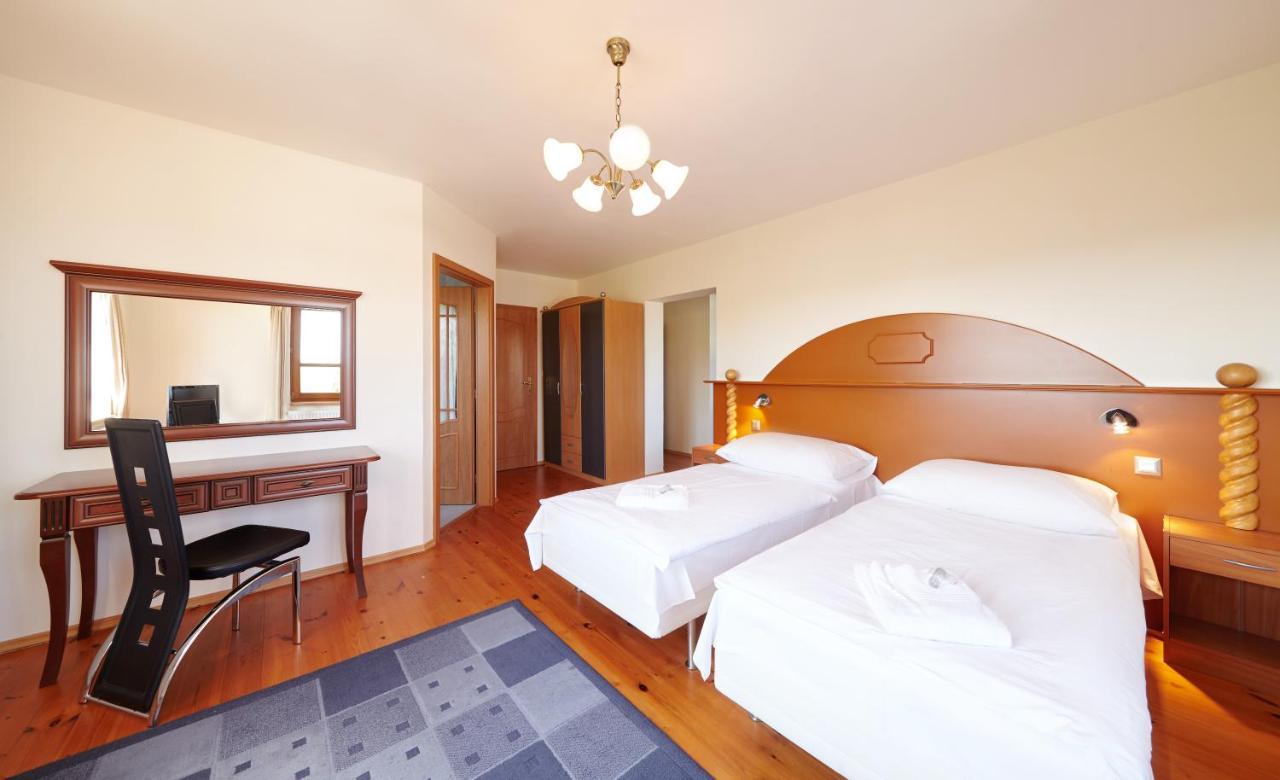 Naceradec Hotel Stamberk מראה חיצוני תמונה