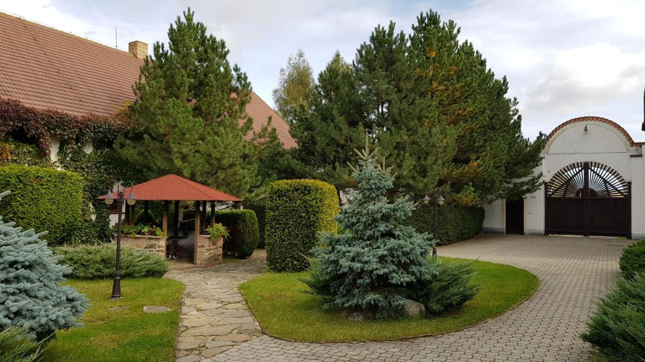 Naceradec Hotel Stamberk מראה חיצוני תמונה