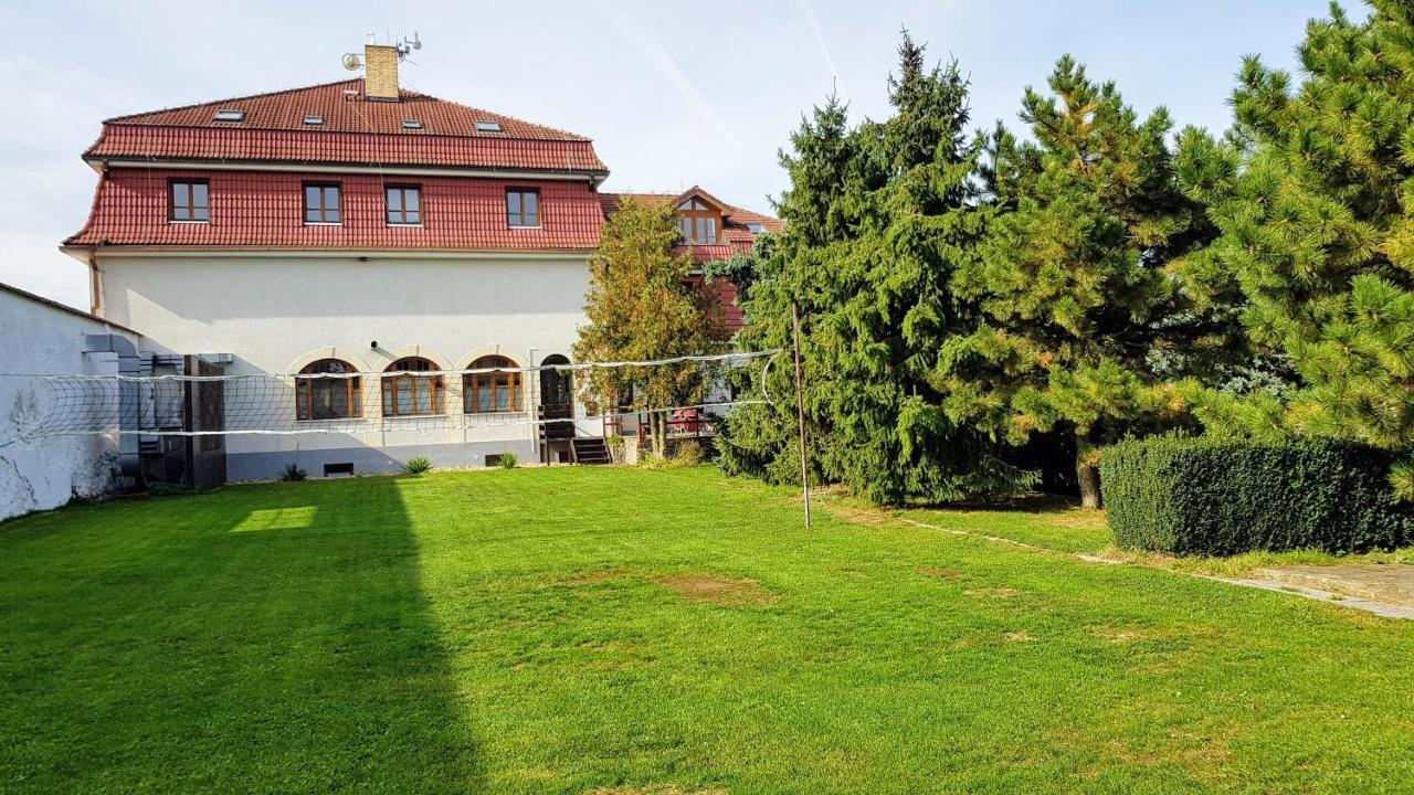 Naceradec Hotel Stamberk מראה חיצוני תמונה