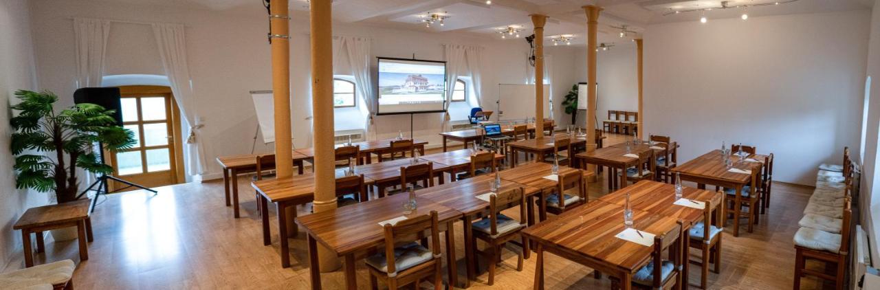 Naceradec Hotel Stamberk מראה חיצוני תמונה